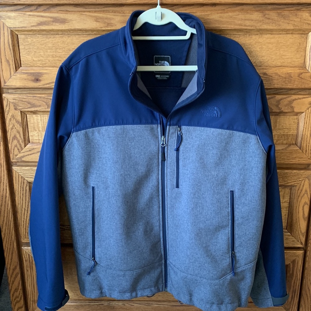 The North Face Men’s Navy/Heather Grey Softshell Zip Up Jacket, Size XL